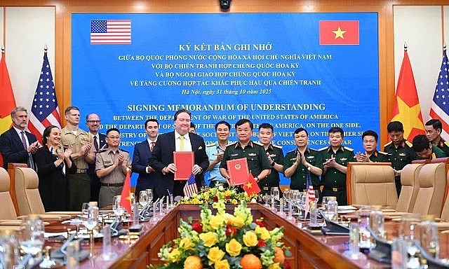 Vietnam News Today (Nov. 1): Vietnam, U.S. Promote Cooperation in War Legacy Remediation