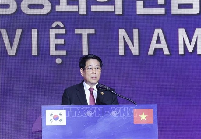 State President Luong Cuong speaks at the Vietnam Day programme in the RoK on October 30. (VNA) State President Luong Cuong speaks at the Vietnam Day programme in the RoK on October 30. (VNA)