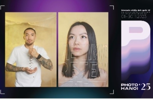 The exhibition presents 65 portraits of young Vietnamese who grew up in the Czech Republic, along with the personal stories they share. (Photo: Hanoi Grapevine) The exhibition presents 65 portraits of young Vietnamese who grew up in the Czech Republic, along with the personal stories they share. (Photo: Hanoi Grapevine)