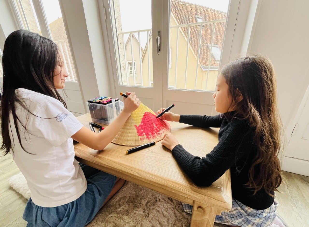 From Chartres (France), Teaching Children to Speak Their Mother Tongue