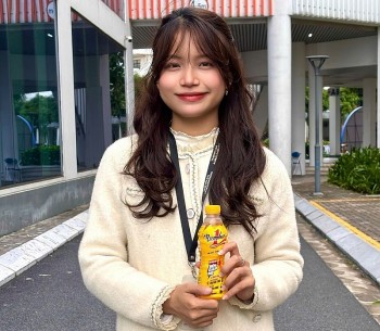 Young Female Tech Student Proves Her Number 1 Spirit, Step by Step Chasing Her Research Dream