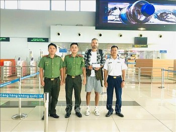 An Giang Assists Ukrainian Citizen In Safe Return Home