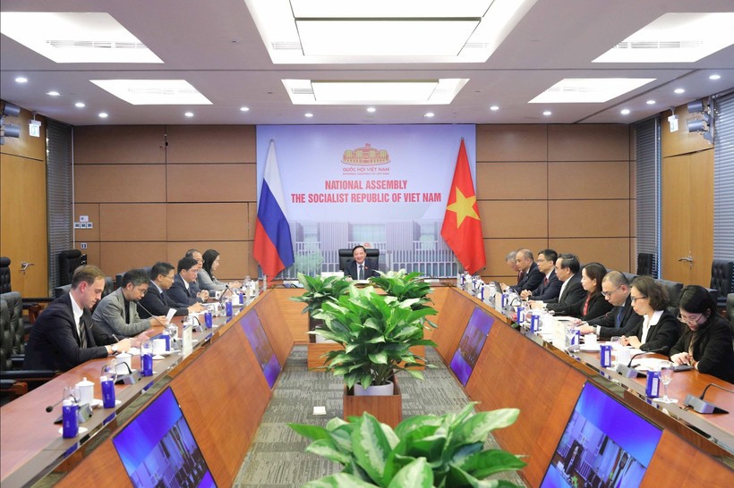 Vietnam News Today (Nov. 8): Vietnam, Russia Reinforce Parliamentary Cooperation