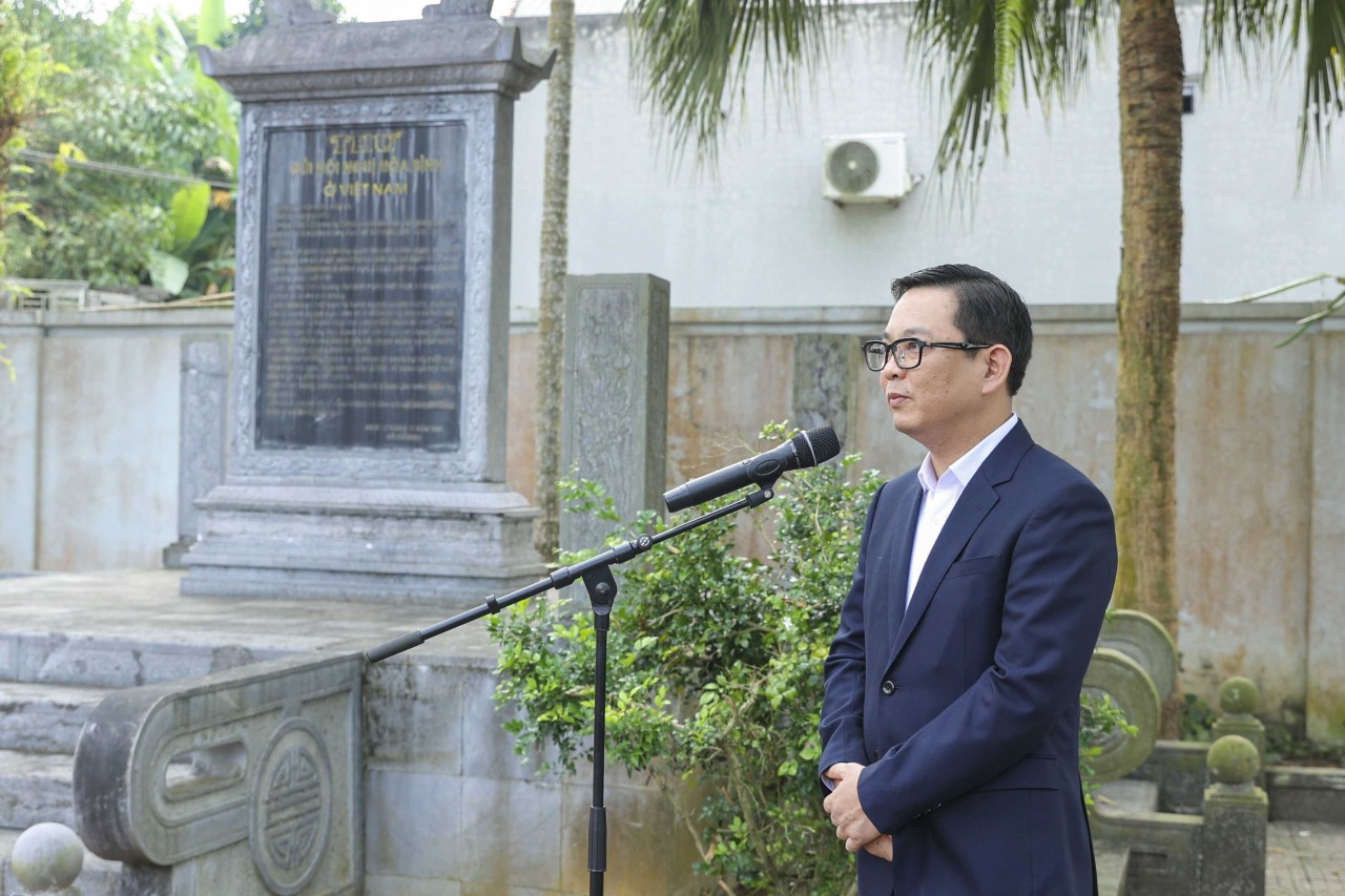 VUFO Delegation Visits Historical Site in Thai Nguyen
