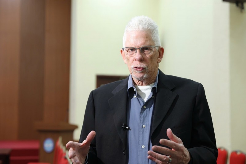 Frank Howard Joyce, Head of the Delegation of the National Council on Aging (USA). (Photo: Dinh Hoa)