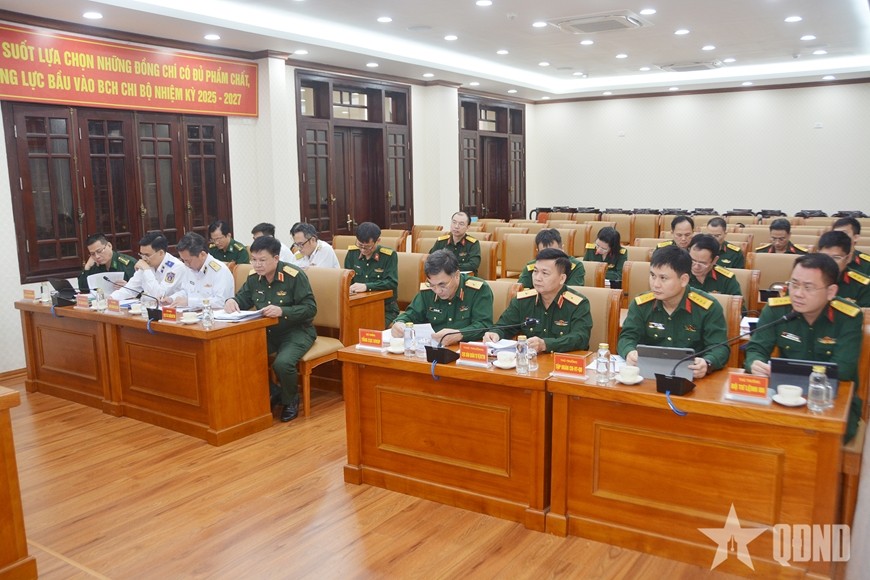 Delegates representing functional agencies and units under the Ministry of National Defense attend the meeting. (Photo: People’s Army Newspaper). Delegates representing functional agencies and units under the Ministry of National Defense attend the meeting. (Photo: People’s Army Newspaper).