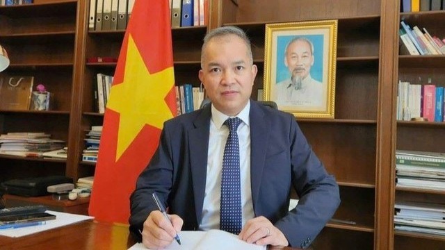 Vietnam News Today (Nov. 15): PM Pham Minh Chinh's Visit to Kuwait to Usher in New Phase of Bilateral Ties