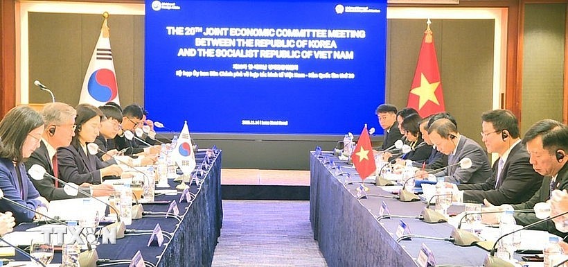 The 20th meeting of the Vietnam-RoK Joint Economic Committee takes place in Seoul on November 14. (Photo: VNA) The 20th meeting of the Vietnam-RoK Joint Economic Committee takes place in Seoul on November 14. (Photo: VNA)