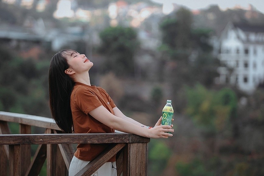 Relieving stress and easing tension with Zero Degree Green Tea gives many freshmen the confidence to step out of their comfort zones and adapt to their new lives. Relieving stress and easing tension with Zero Degree Green Tea gives many freshmen the confidence to step out of their comfort zones and adapt to their new lives.