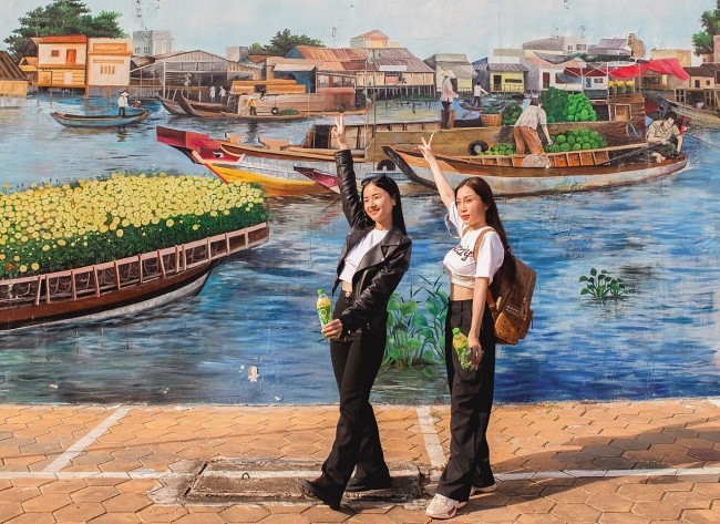 Who Wouldn’t Love a Freshman Year Like This: When Friends and Green Tea Turn Stress Into Joy