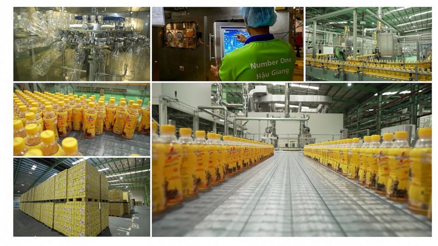 The modern Aseptic cold fill production line at the Number 1 factory is where each bottle of energy drink is created with cutting edge “green” technology, preserving pure energy without the need for preservatives. The modern Aseptic cold fill production line at the Number 1 factory is where each bottle of energy drink is created with cutting edge “green” technology, preserving pure energy without the need for preservatives.