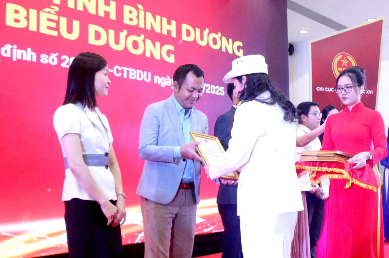 Tan Hiep Phat Commended for Outstanding Tax Contributions