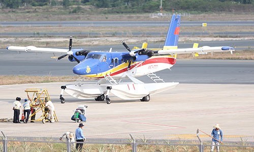 The DHC6 VNT 777 seaplane of Viet Nam prepares for takeoff during the search for the missing Boeing 777-200 aircraft (flight number MH370) of Malaysia Airlines on March 8, 2014. (Photo: Vnexpress.net). The DHC6 VNT 777 seaplane of Viet Nam prepares for takeoff during the search for the missing Boeing 777-200 aircraft (flight number MH370) of Malaysia Airlines on March 8, 2014. (Photo: Vnexpress.net).