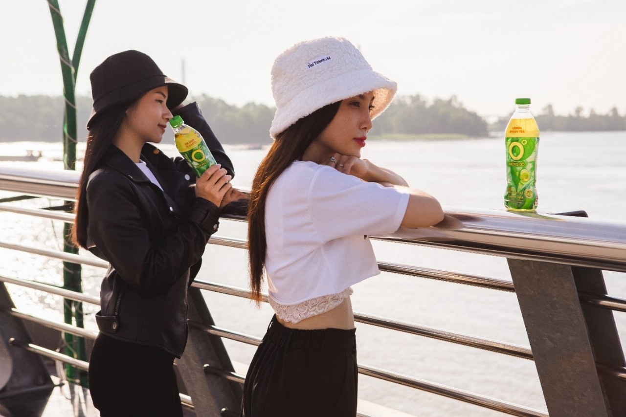 Extracted from pure natural green tea leaves, Zero Degree Green Tea helps reduce tension, dispel stress to restore relaxation, joy and creative inspiration for young people.