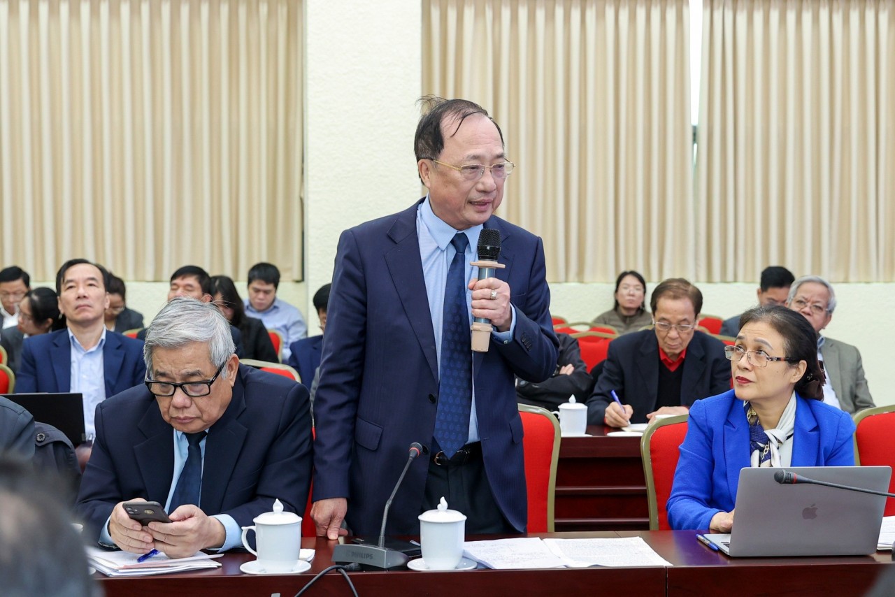 Senior Lieutenant General, Assoc. Prof. Dr. Nguyen Van Thanh (center), Vice Chairman of the Central Theoretical Council, Chairman of the Vietnam–Thailand Friendship Association. (Photo: Dinh Hoa)