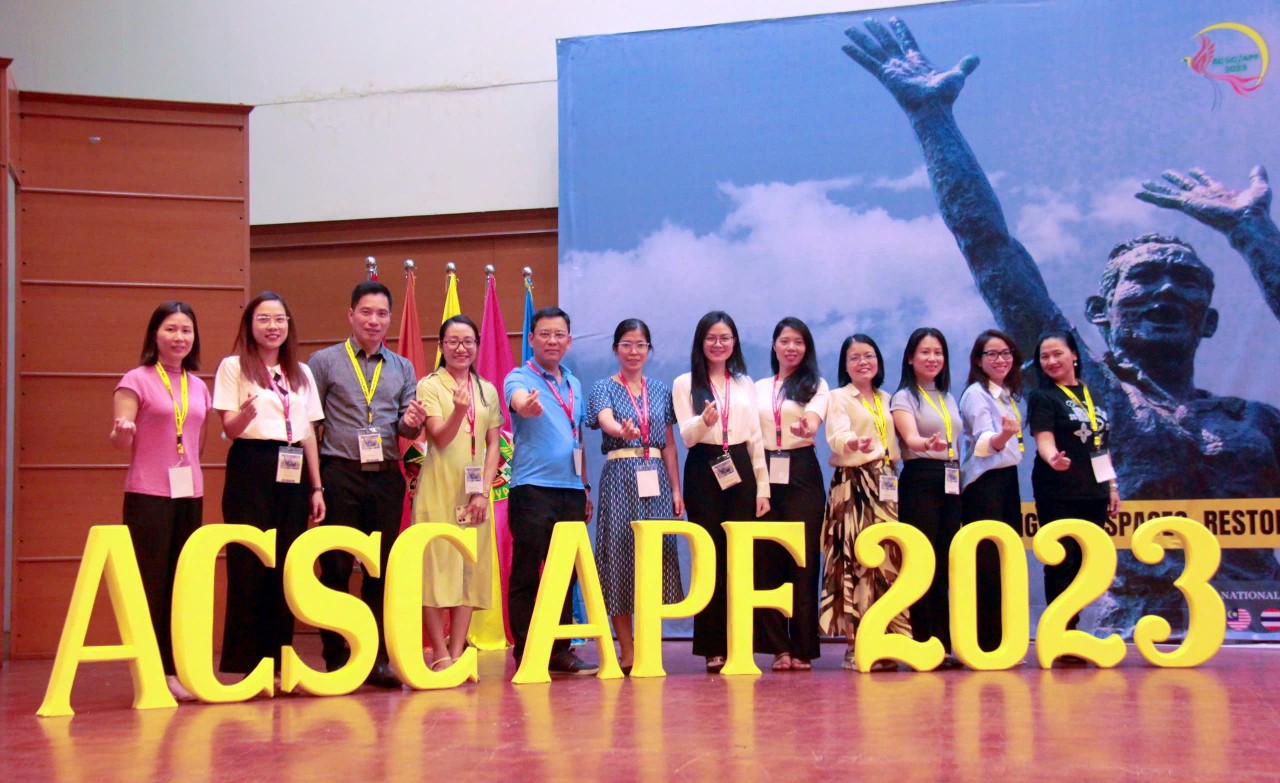 Ms. Phạm Mỹ Lệ (sixth from the right) attends the ASEAN Civil Society Conference/ASEAN Peoples’ Forum 2023 in Jakarta, Indonesia, from 01–03 September 2023. (Photo: Provided) Ms. Phạm Mỹ Lệ (sixth from the right) attends the ASEAN Civil Society Conference/ASEAN Peoples’ Forum 2023 in Jakarta, Indonesia, from 01–03 September 2023. (Photo: Provided)