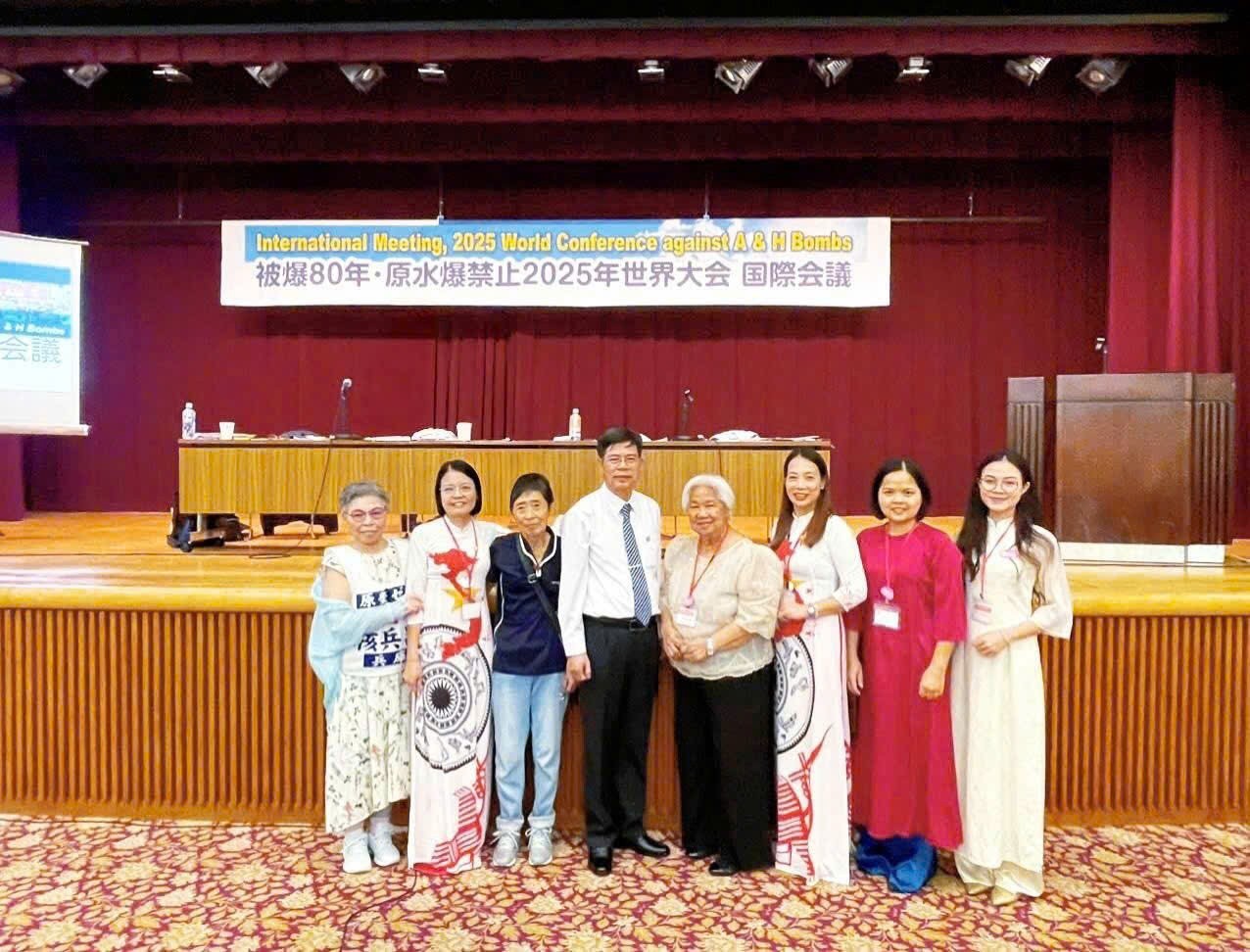 Phạm Mỹ Lệ (far right) attends the World Conference against Atomic and Hydrogen Bombs in Hiroshima, Japan, from 02–06 August 2025. (Photo: Provided) Phạm Mỹ Lệ (far right) attends the World Conference against Atomic and Hydrogen Bombs in Hiroshima, Japan, from 02–06 August 2025. (Photo: Provided)