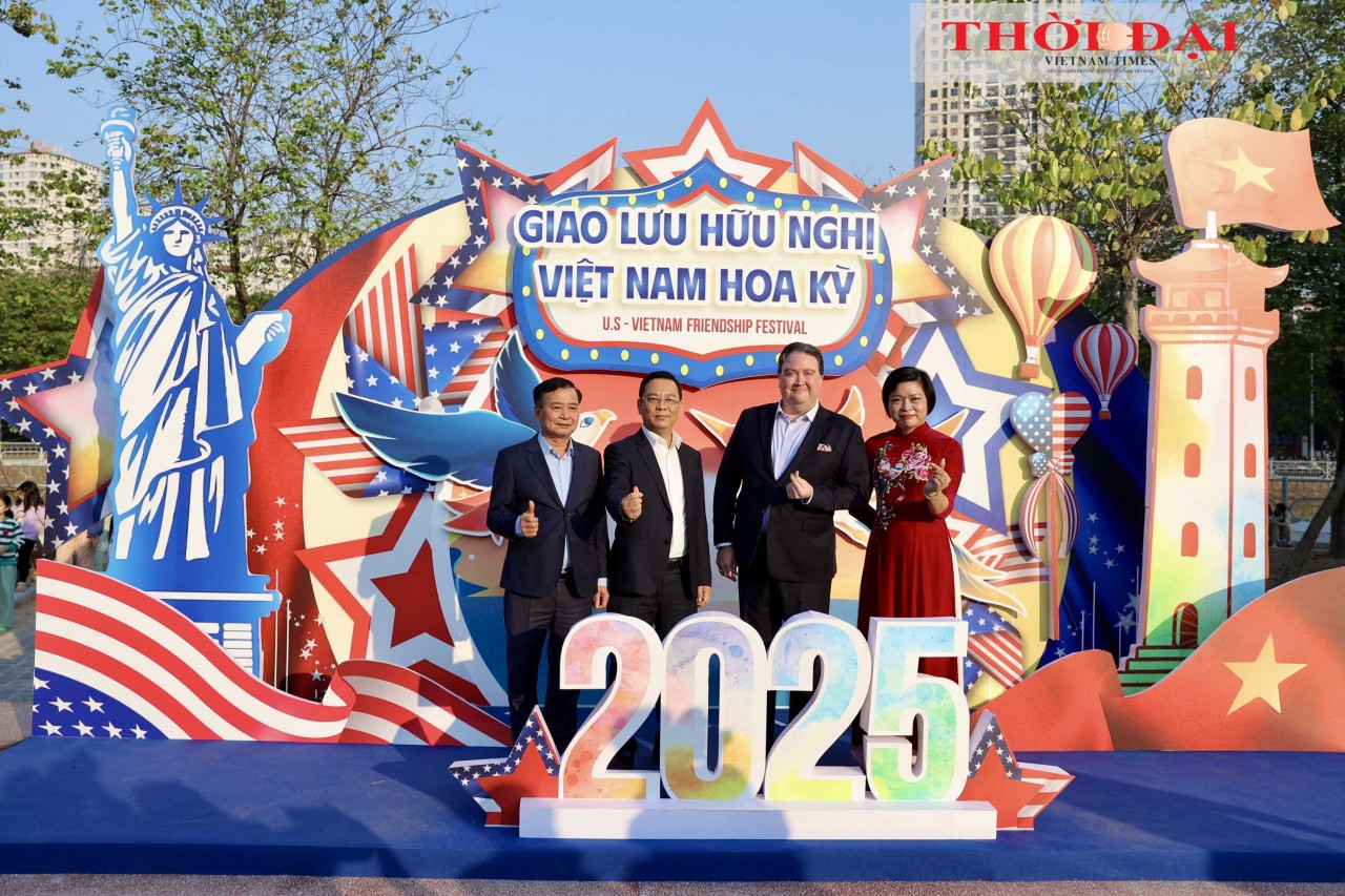 Vietnam - US Friendship On Vibrant Display In The Heart Of Hanoi Vietnam - US Friendship On Vibrant Display In The Heart Of Hanoi