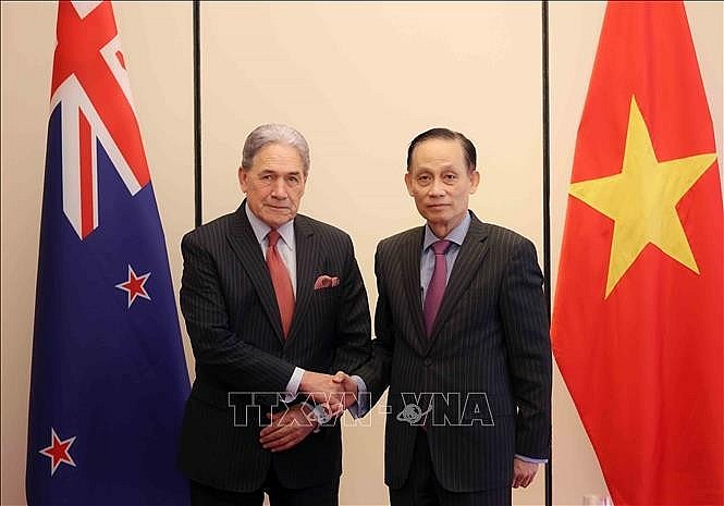 Vietnamese Minister of Foreign Affairs Le Hoai Trung (R) and his New Zealand counterpart Winston Peters (Photo: VNA) Vietnamese Minister of Foreign Affairs Le Hoai Trung (R) and his New Zealand counterpart Winston Peters (Photo: VNA)