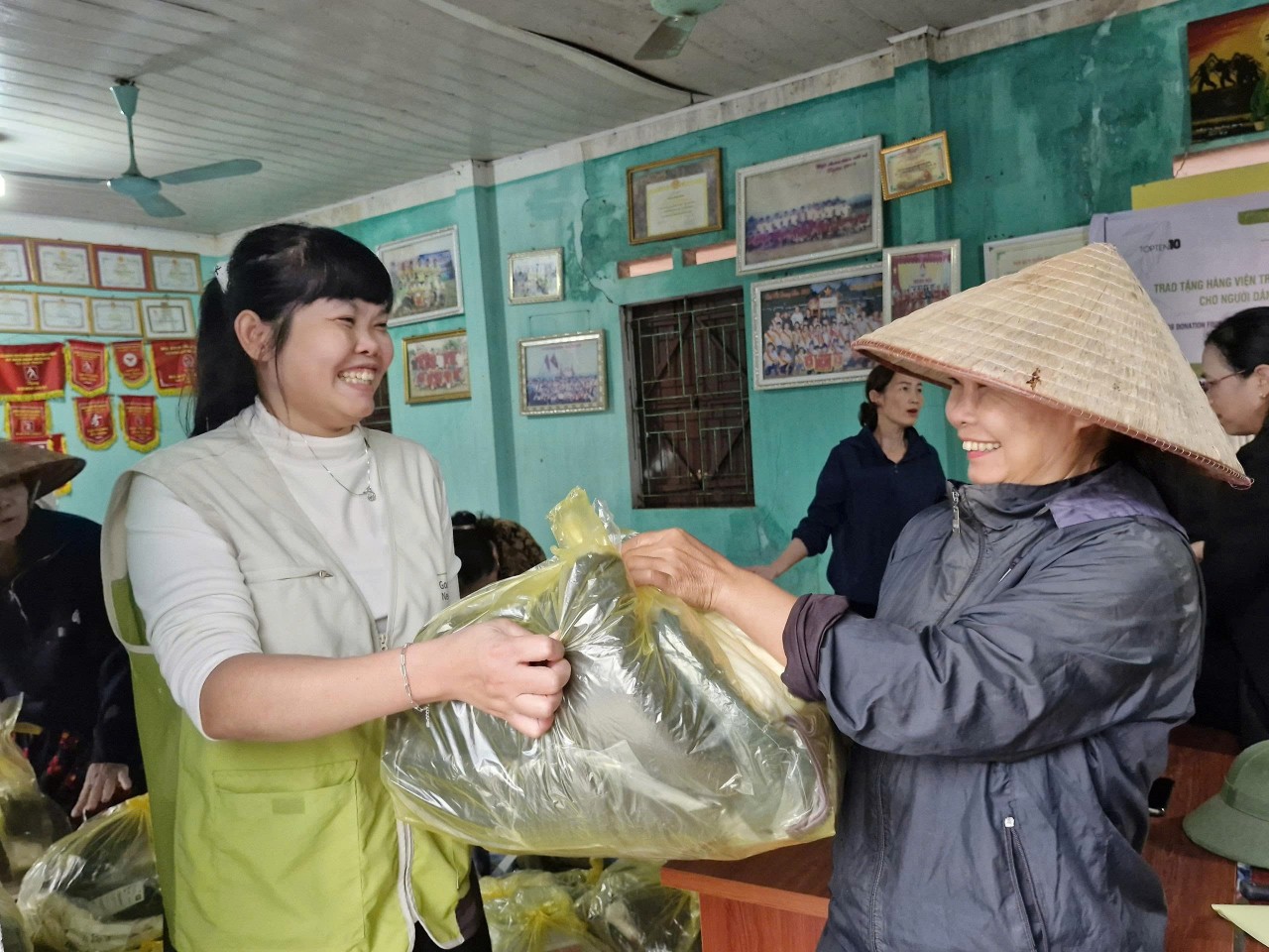GNI Delivers Winter Clothes to Aid Over 12,000 Needy People in Phu Tho Province