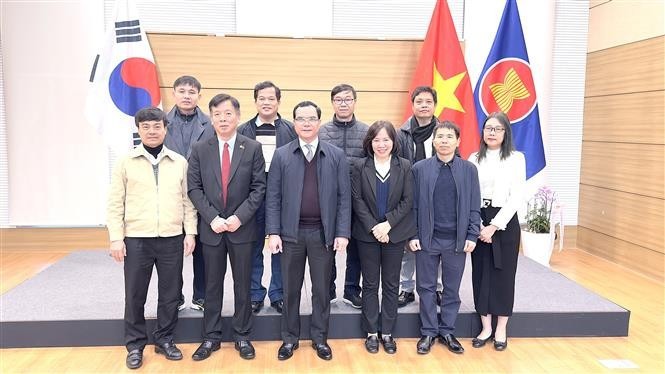 Vietnam News Today (Nov. 29): Vietnam, RoK Step Up Cooperation in Labor, Employment