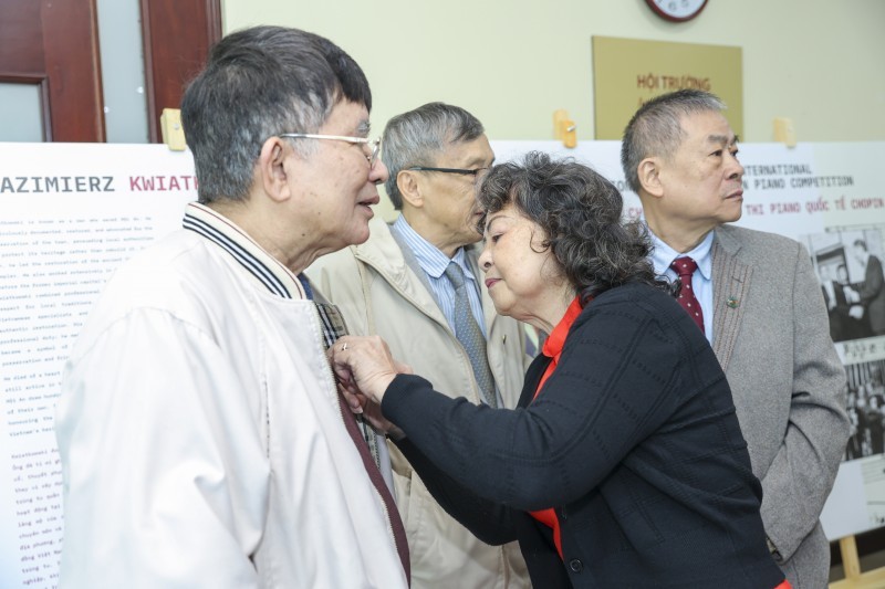 Many former students and researchers attended the gathering. (Photo: Đinh Hòa) Many former students and researchers attended the gathering. (Photo: Đinh Hòa)