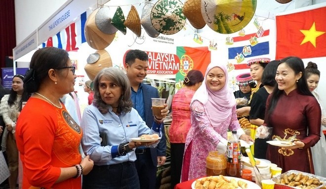 M.A. Nguyen Thuy Thien Huong: Flexibility and Creativity in Promoting Vietnamese Language in Malaysia