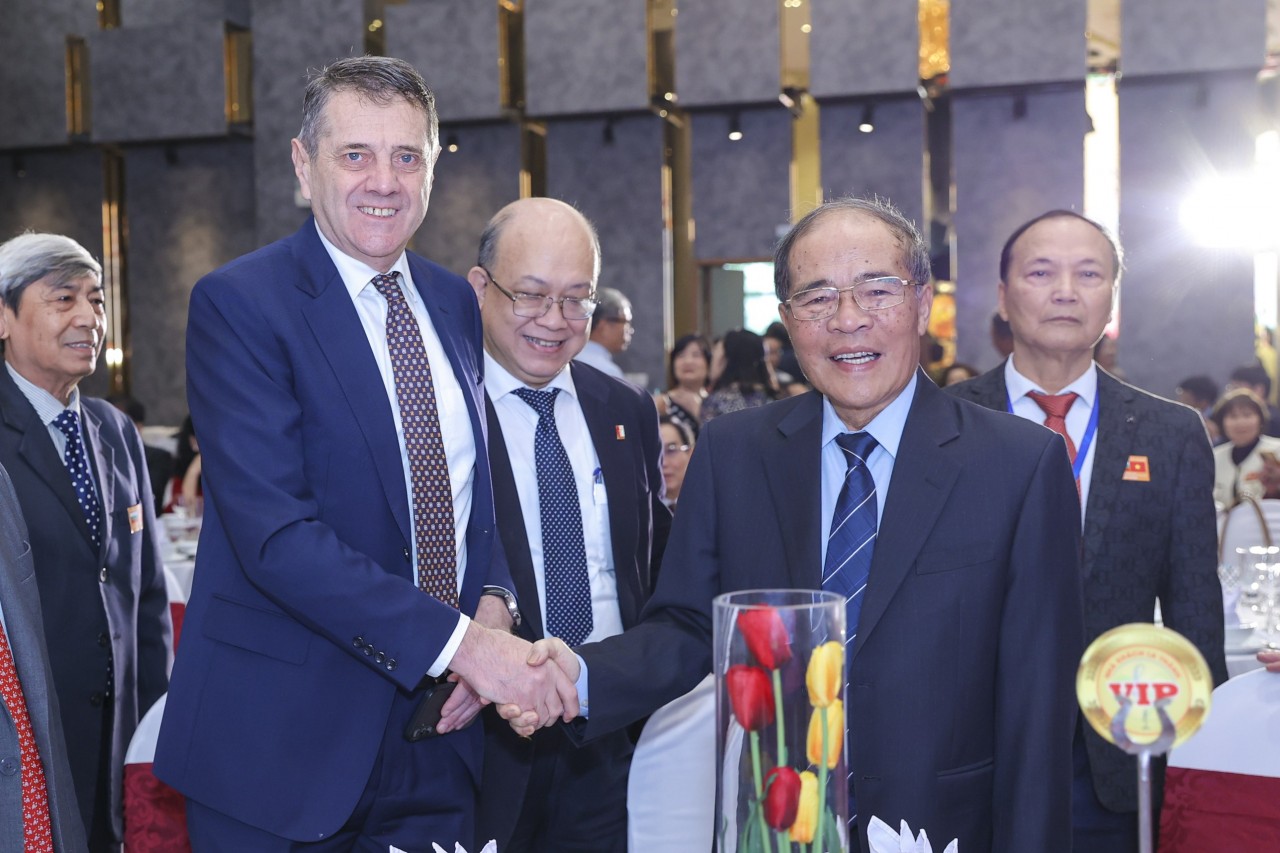 Strengthening Vietnam–Bulgaria Friendship Strengthening Vietnam-Bulgaria Friendship