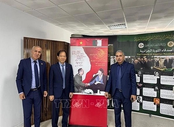 Book on General Vo Nguyen Giap and the Dien Bien Phu Victory launched at AIARA headquarters (Photo: VNA) Book on General Vo Nguyen Giap and the Dien Bien Phu Victory launched at AIARA headquarters (Photo: VNA)