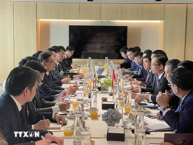 Vietnam Ready to Contribute Actively to Efforts to Maintain Regional Peace