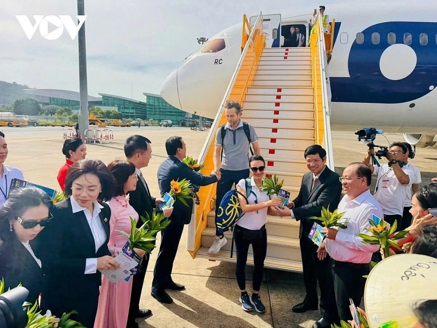 Vietnam welcomes the 20 millionth international visitor in 2025 aboard LOT Polish Airlines aircraft from Poland on December 15 Vietnam welcomes the 20 millionth international visitor in 2025 aboard LOT Polish Airlines aircraft from Poland on December 15