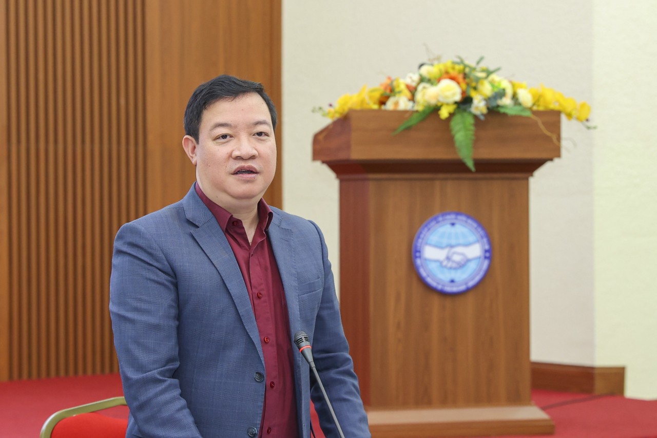 Nguyễn Ngọc Hùng, Vice President of the Vietnam Union of Friendship Organizations and Deputy Chairman of the Committee for Foreign Non-Governmental Organization Affairs, delivers remarks at the Conference. (Photo: Đinh Hòa)