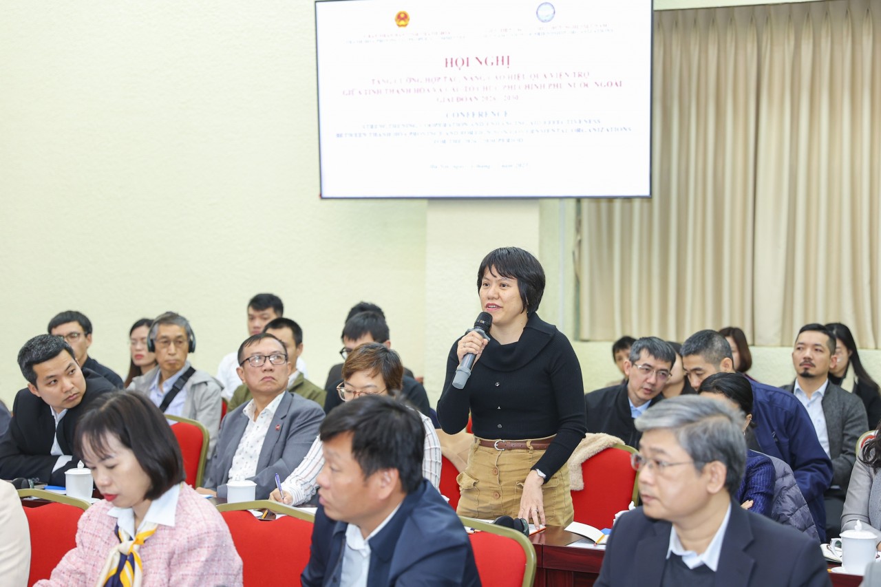 Delegates discuss at the Conference. (Photo: Đinh Hòa)