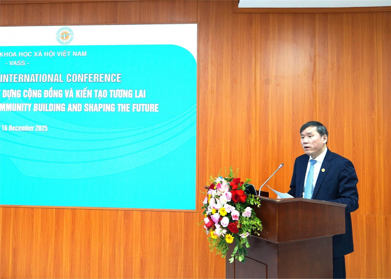 Prof. Dr. Le Van Loi, President of the Vietnam Academy of Social Sciences, delivers the opening remarks at the conference. (Photo: VASS) Prof. Dr. Le Van Loi, President of the Vietnam Academy of Social Sciences, delivers the opening remarks at the conference. (Photo: VASS)
