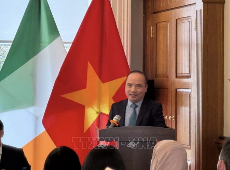 Le Dinh Ba, Counselor and Trade Representative of Vietnam to the United Kingdom  reaffirms Vietnam’s commitment to advancing trade liberalisation, market openness (Photo: baotintuc.vn)