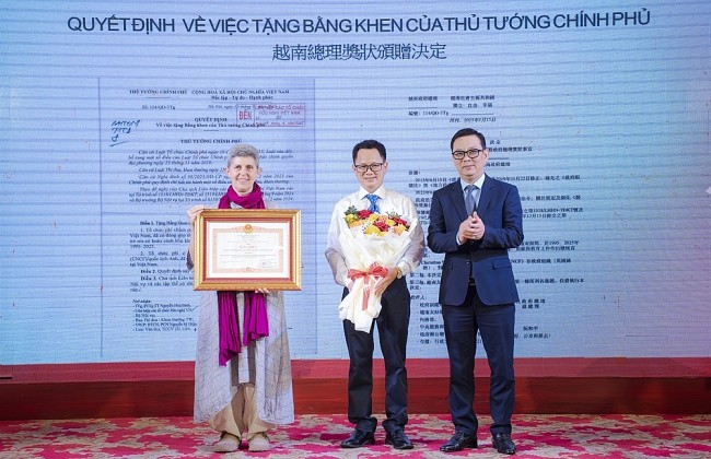 Zhi Shan Foundation Marks 30 Years of Operations in Vietnam, Receives Certificate of Merit from the Prime Minister