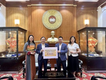 Overseas Vietnamese in France, Poland, and the RoK Support Communities Affected by Natural Disasters