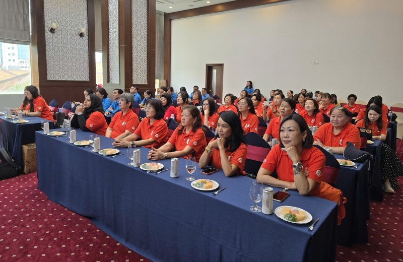 Ho Chi Minh City Trade Unions and Singapore Share Models for Supporting Female Workers
