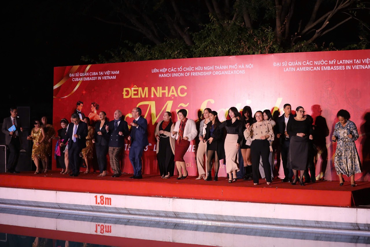 Focus on Training Officials to Boost Hanoi People-to-people Diplomacy