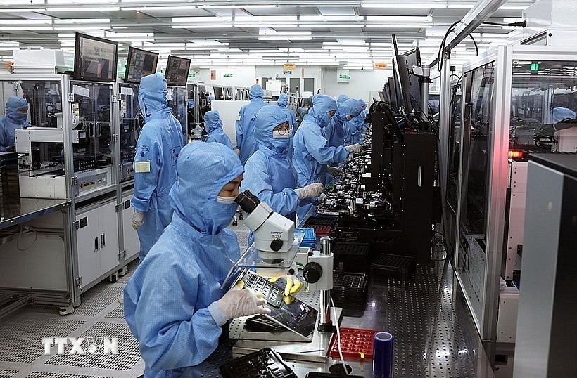 Production line for camera modules and electronic components for export at the factory of MCNEX VINA Co., Ltd., a Korean-invested company in Phuc Son Industrial Park, Ninh Binh province, Vietnam. (Photo: VNA)