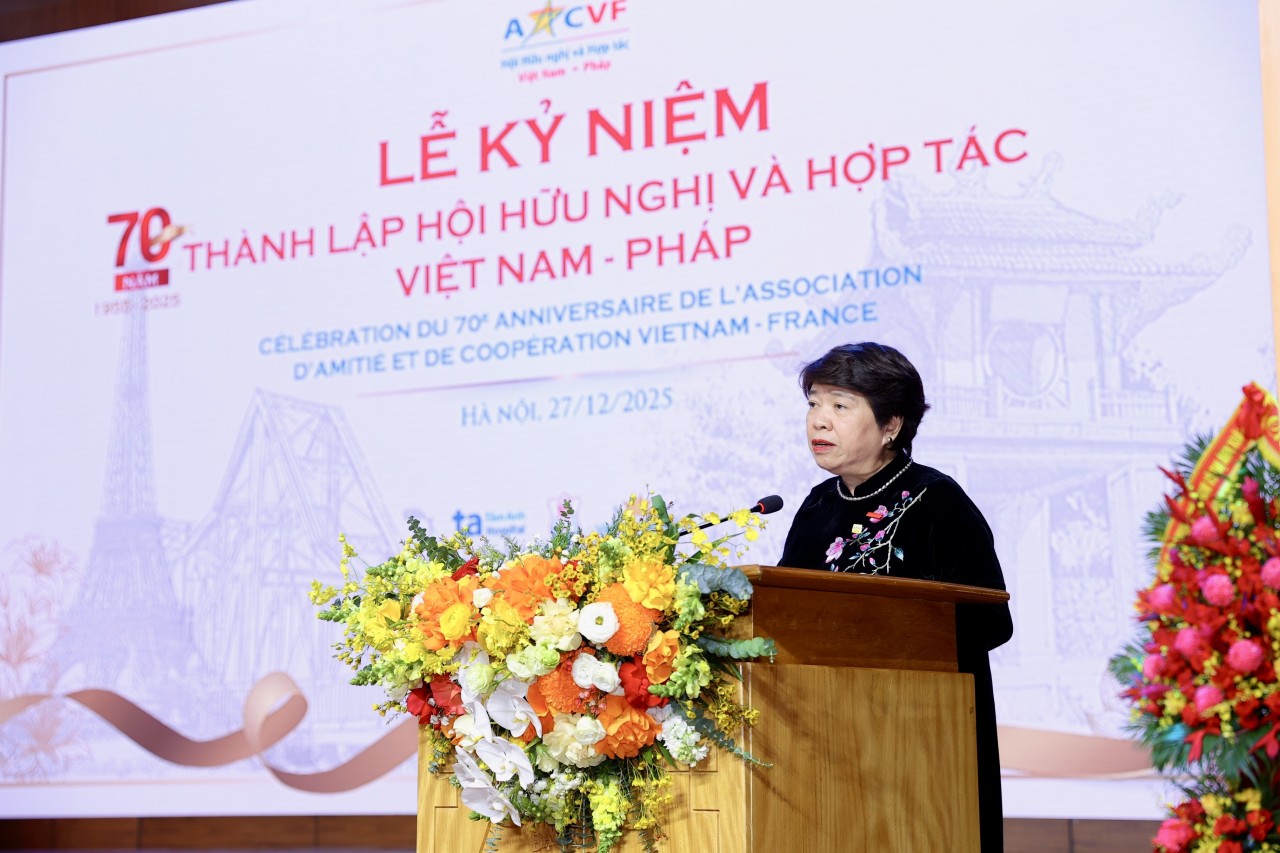 Nguyễn Thúy Anh, Chair of the Vietnam–France Parliamentary Friendship Group and President of the Vietnam–France Friendship and Cooperation Association, delivers remarks at the ceremony.  (Photo: Đinh Hòa)