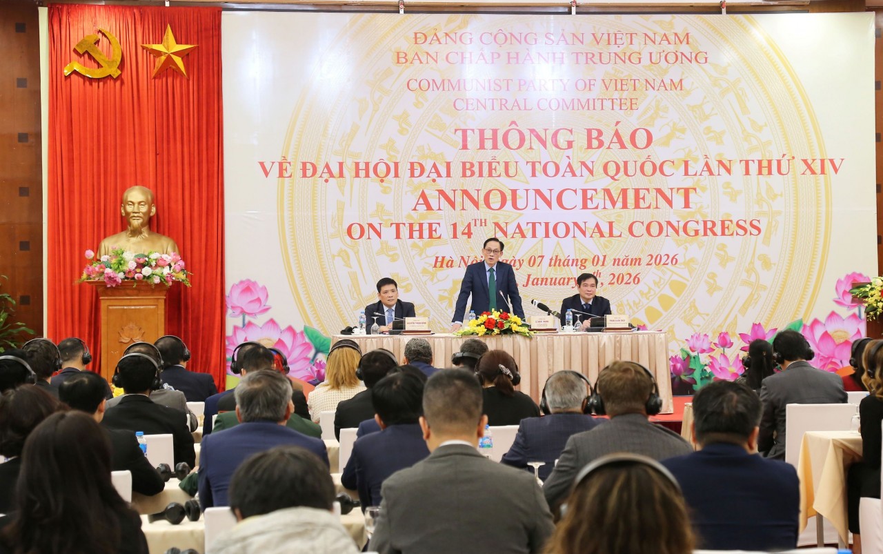 Viet Nam Briefs Foreign Diplomatic Missions and International Organizations on 14th National Party Congress