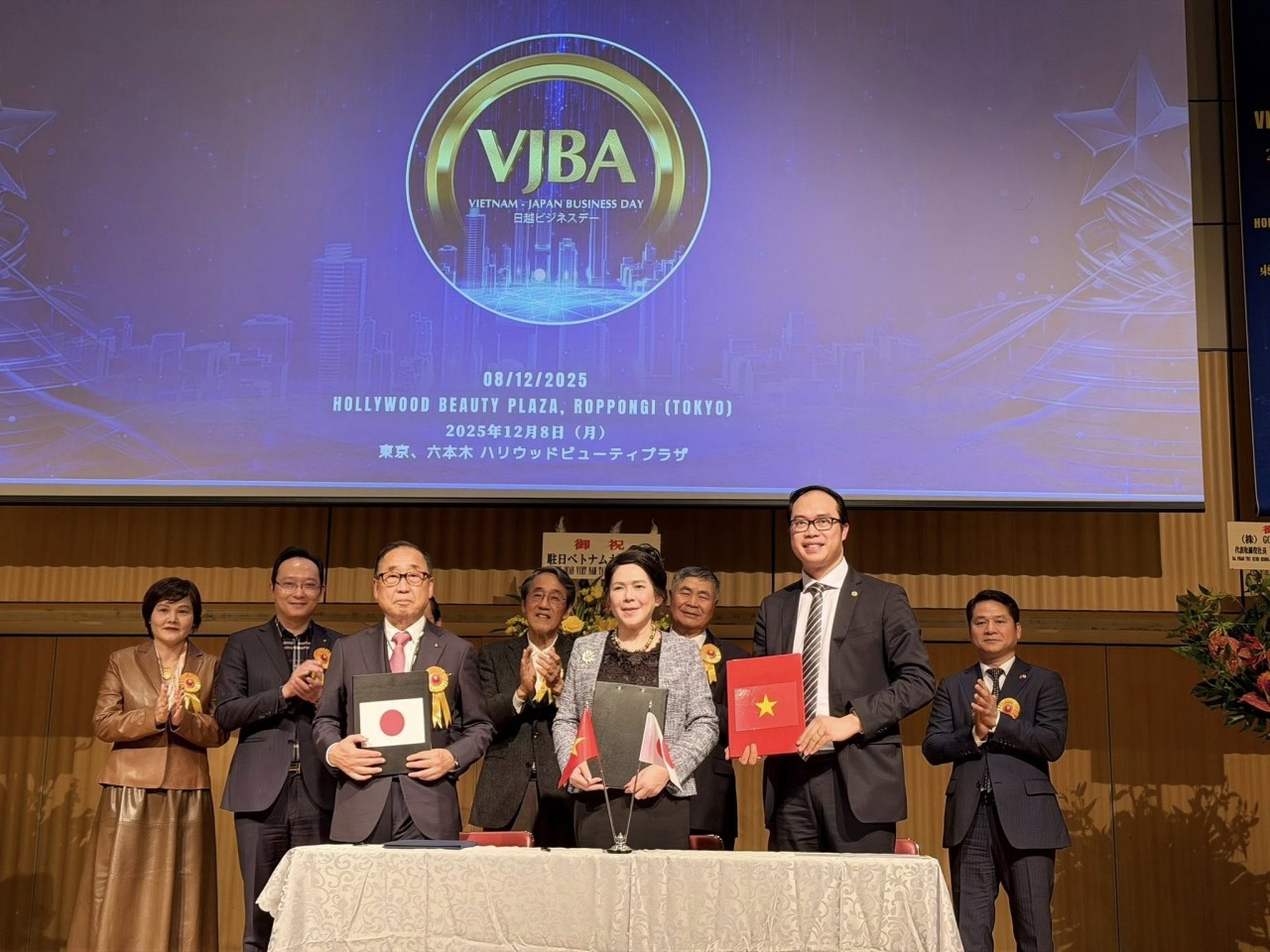 Dr. Nguyen Hong Son: Promoting Intellectual Resources of Overseas Vietnamese Community to Promote Private-Sector Development and Innovation Dr. Nguyen Hong Son: Promoting Intellectual Resources of Overseas Vietnamese Community to Promote Private-Sector Development and Innovation