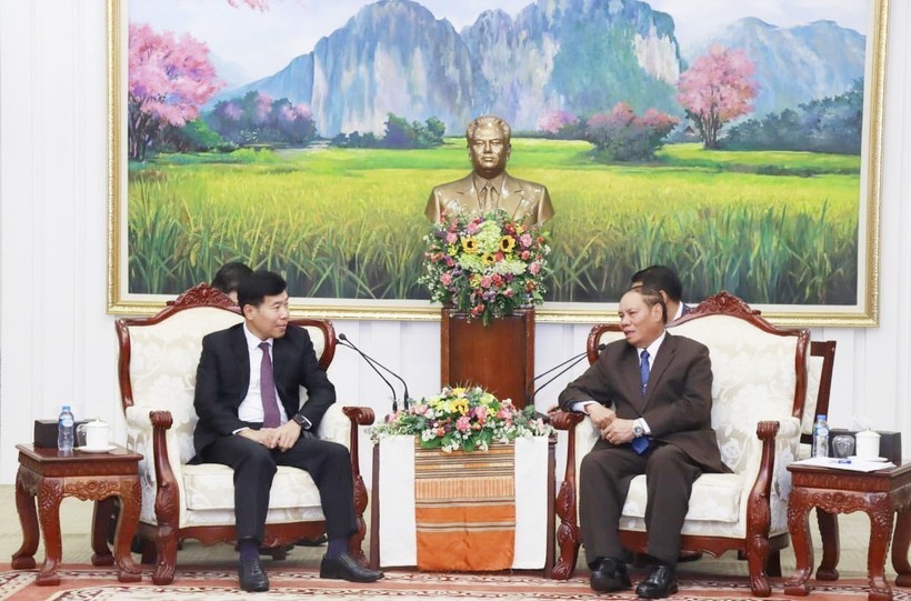 Vietnam News Today (Jan. 15): Vietnam, Laos Foster Strategic Connectivity in New Context
