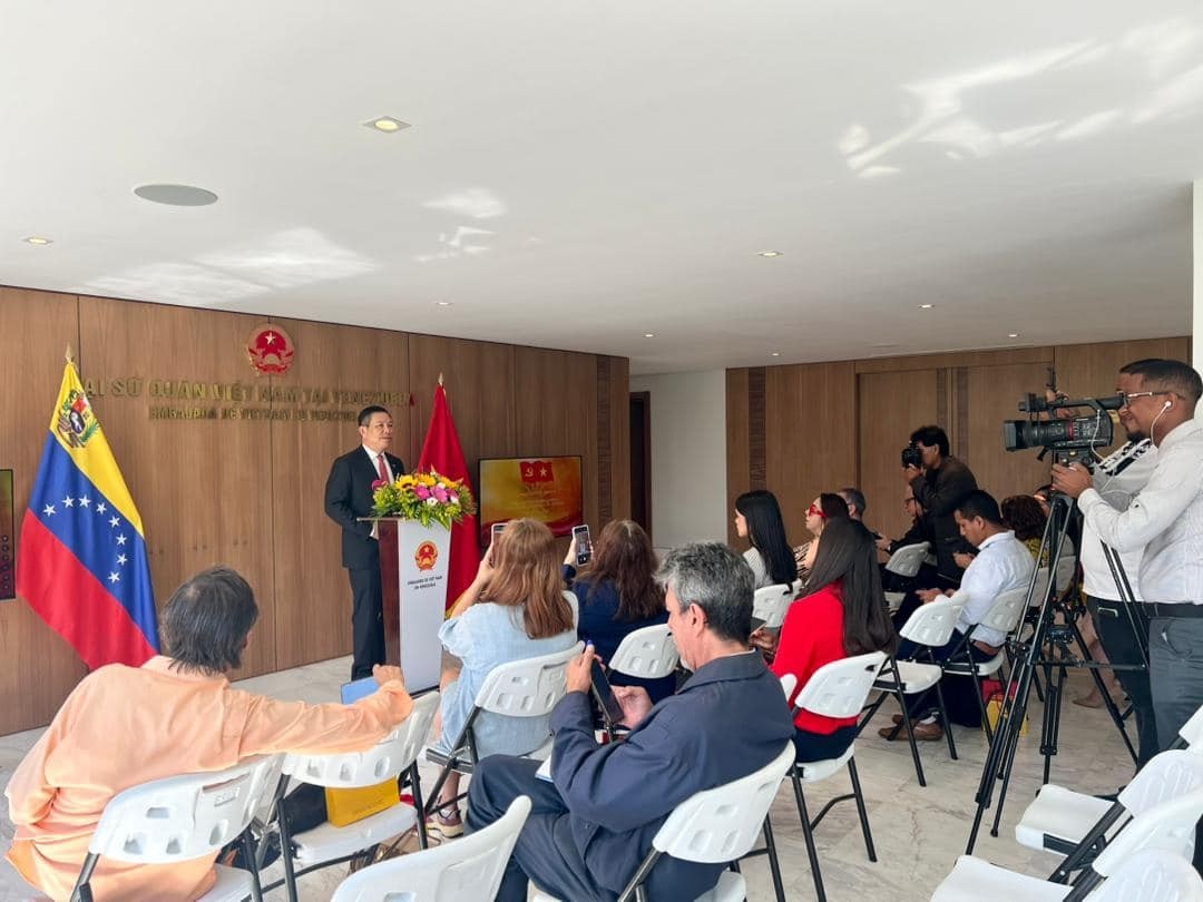 Proactive Initiatives to Amplify the 14th National Congress of the Communist Party of Vietnam to International Friends