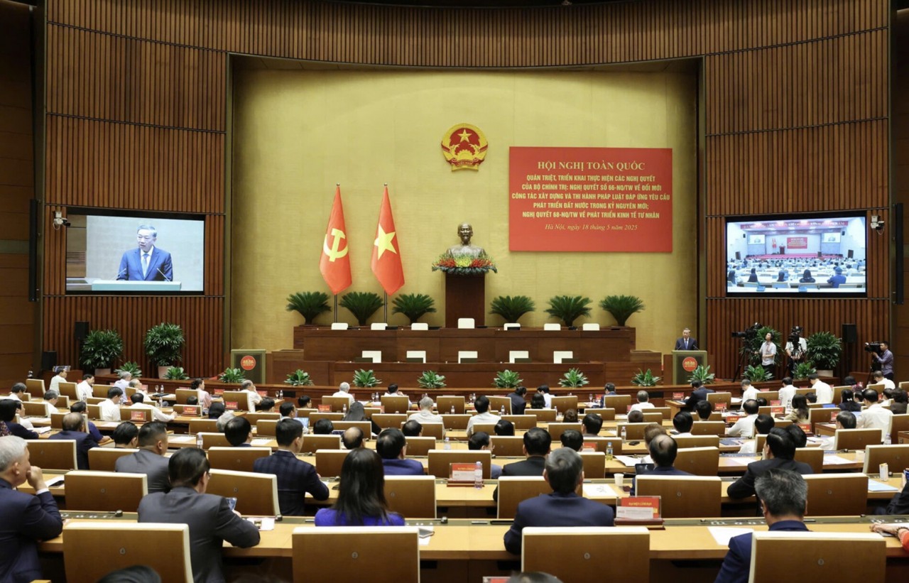 General Secretary To Lam delivers a keynote address at the National Conference to disseminate and implement Politburo Resolution No. 66-NQ/TW and Resolution No. 68-NQ/TW. (Photo: VGP)