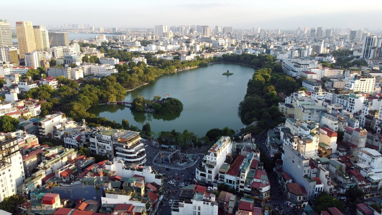 Hoan Kiem Lake in Hanoi (Photo: VNA) Hoan Kiem Lake in Hanoi (Photo: VNA)