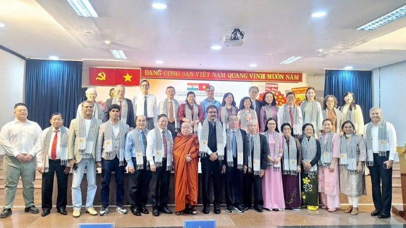 Preserving and Strengthening Friendship Between Peoples of Viet Nam and India