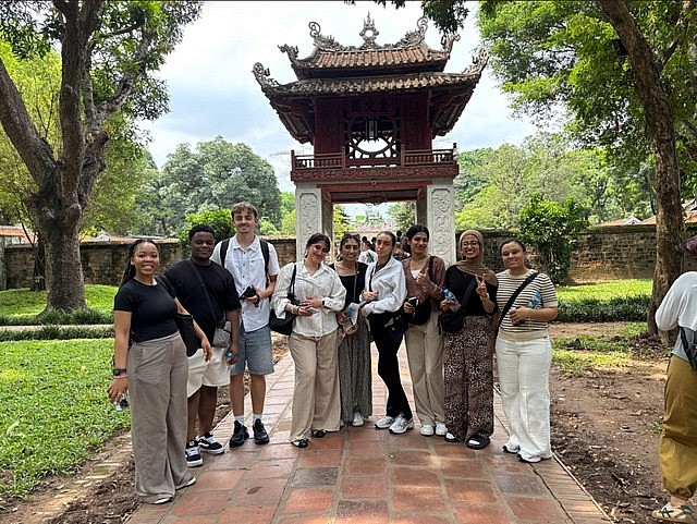 International students participating in British University Viet Nam’s Culture Immersion Program. Photo: buv.edu.vn International students participating in British University Viet Nam’s Culture Immersion Program. Photo: buv.edu.vn