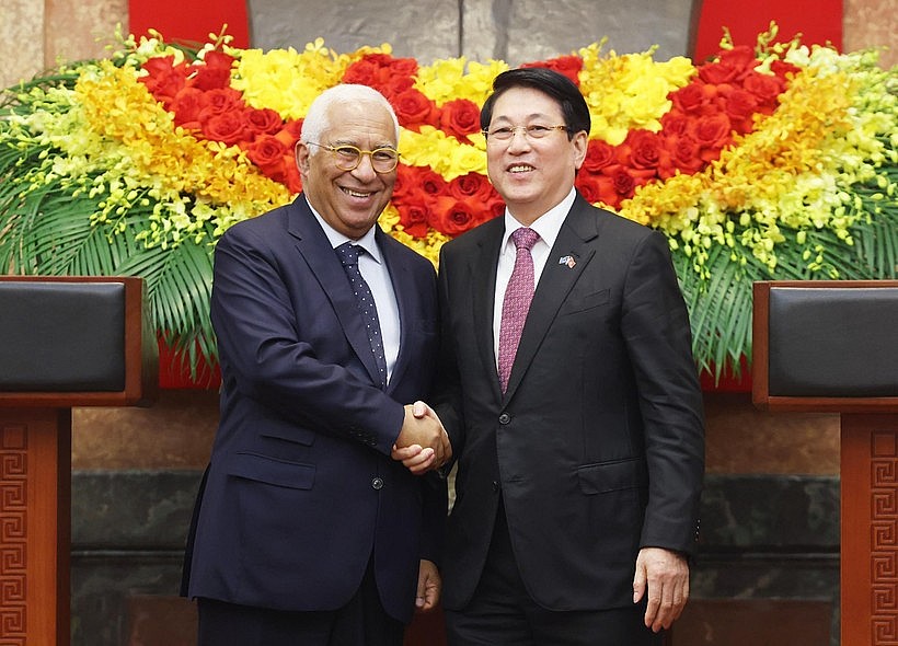 Vietnamese State President Luong Cuong (right) and President of the European Council (EC) António Costa at their meeting on January 29. (Photo: VNA)